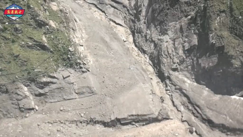 西藏自治区发生山洪和泥石流后的空拍画面。 路透社