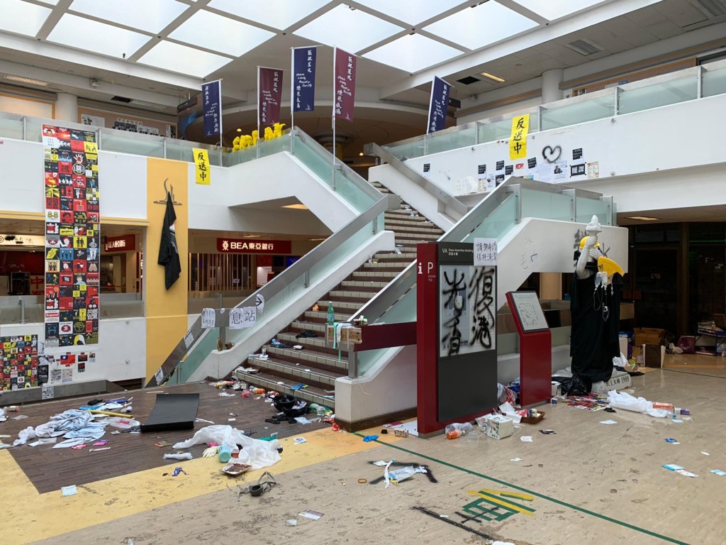 理工大學校園上月遭到示威者嚴重破壞。資料圖片