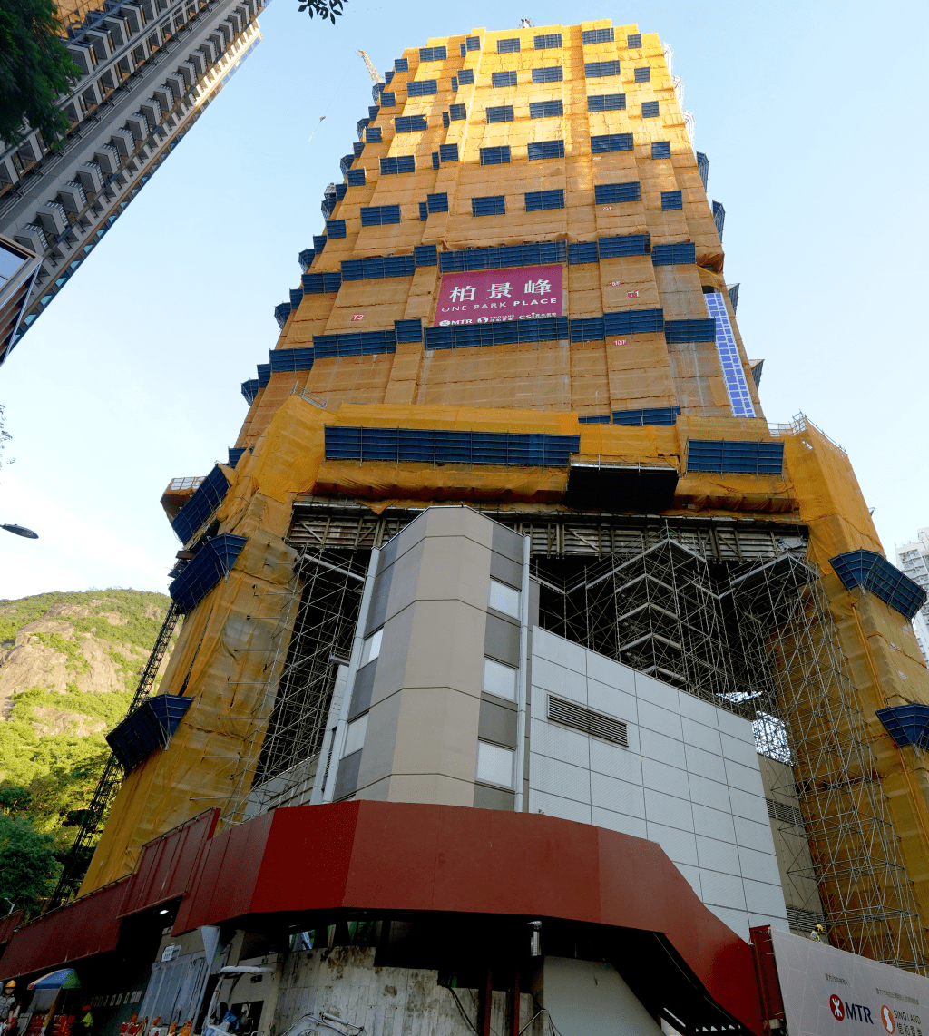 柏景峰昨日上載銷售安排，本周六發售價單上的150伙。