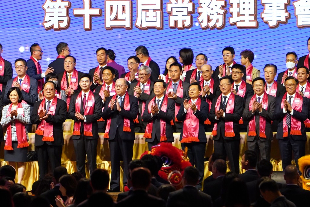 李家超强调，有信心将区议会被骑劫、被瘫痪的乱象“连根拔起”，将反中乱港分子赶出区议会。叶伟豪摄