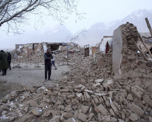 新疆地震造成逾3000房屋倒塌。網上圖片