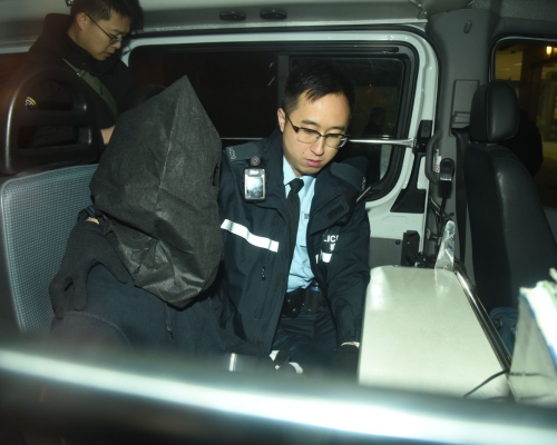 將軍澳16歲少年涉持刀斬九巴司機被捕。