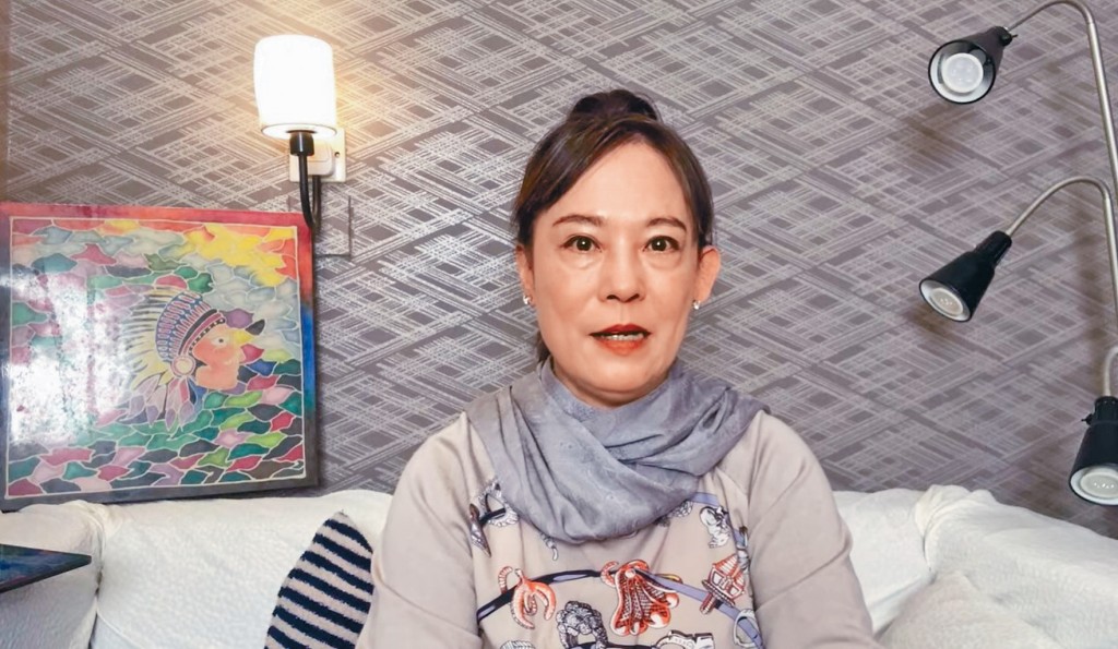 翁静晶昨晚直播中证实，已在情人节接回刘师傅骨灰。