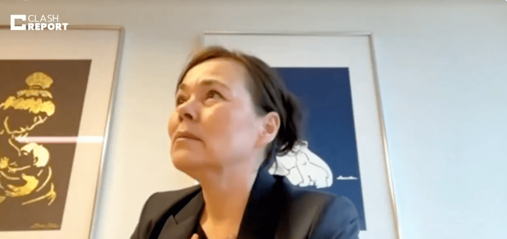 莫茨費爾特說到此處，情緒激動、雙眼通紅，一度要停下來平復心情。