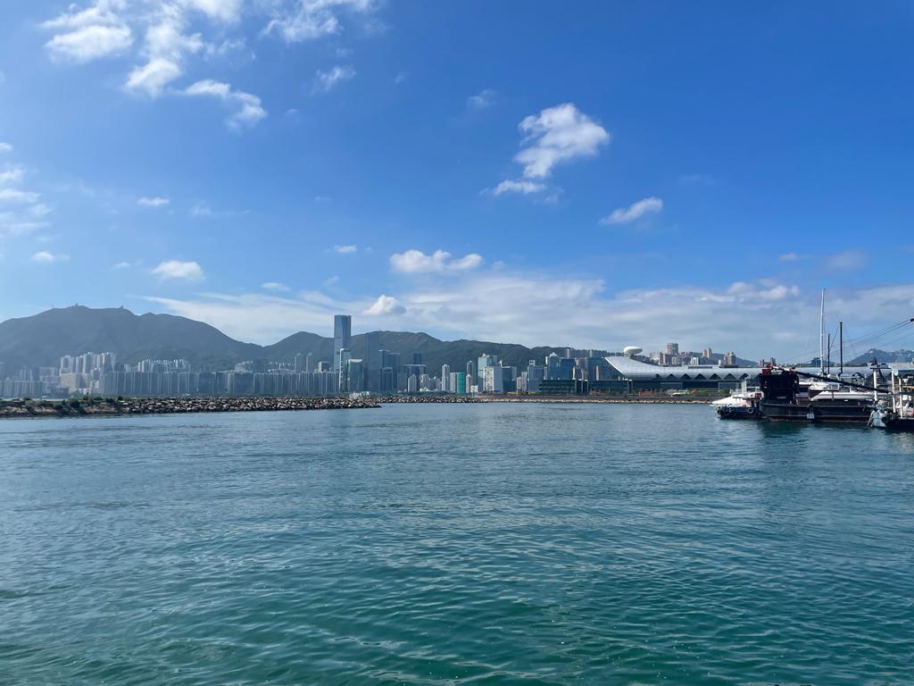 港將周日將在觀塘海濱花園對出揚帆。 中國香港滑浪風帆會圖片