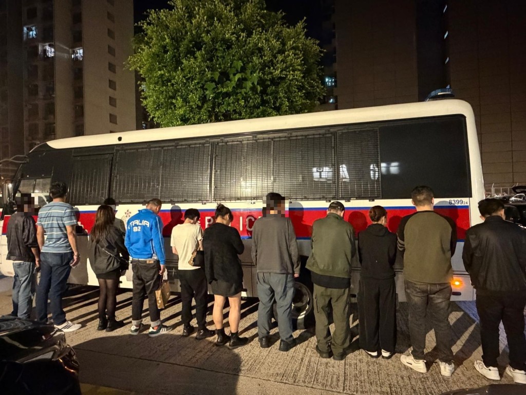 行動中,警方共拘捕203名男女。警方提供 行動中,警方共拘捕203名男女。警方提供