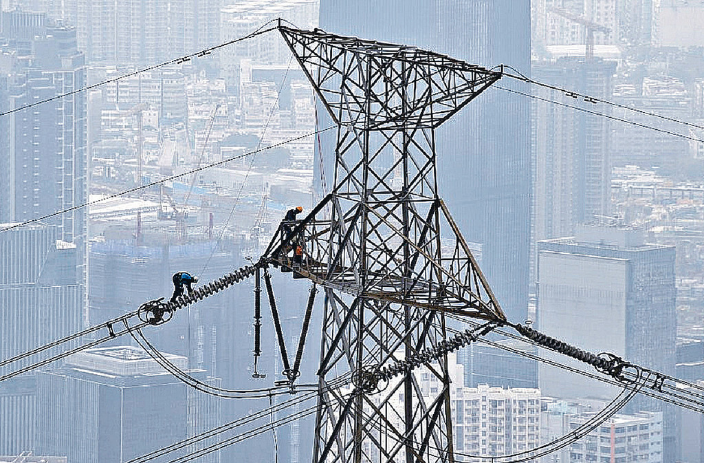 ■中電人員到場檢查及搶修。
