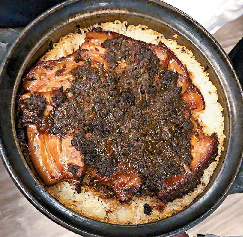 ■梅菜扣肉煲仔飯