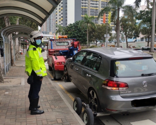 警方在西九龍打擊違泊。 警方提供
