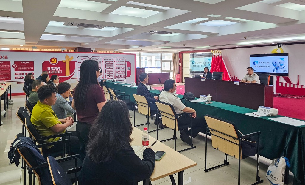 两场宣讲会吸引约120位业界人士参加，业界反应热烈。香港海关fb图片