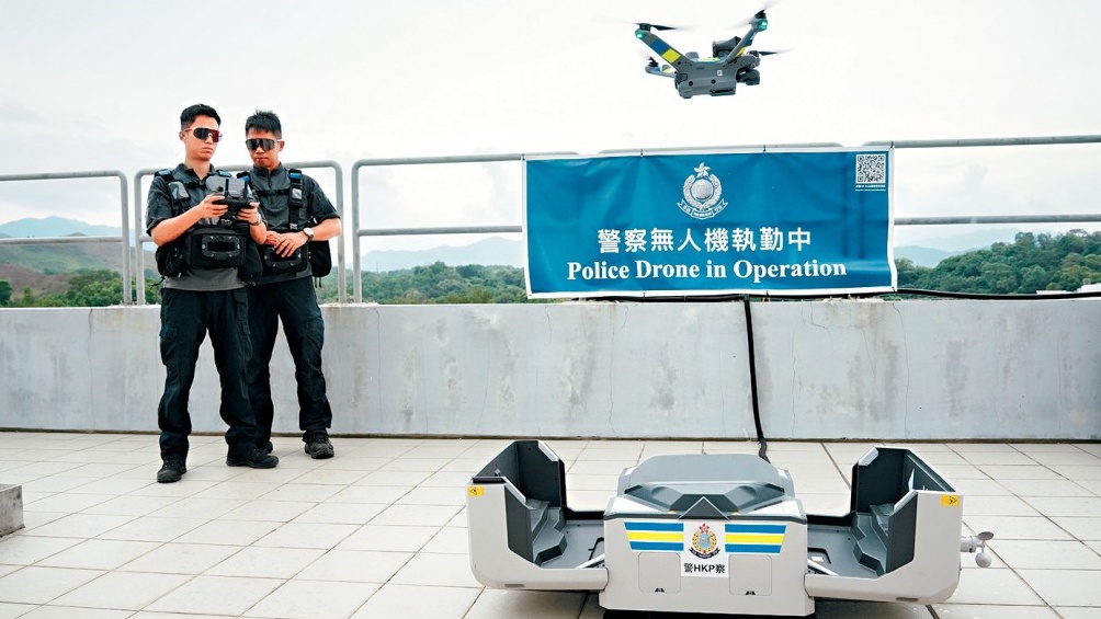 警方出動無人機「行咇」西九先試行建功。