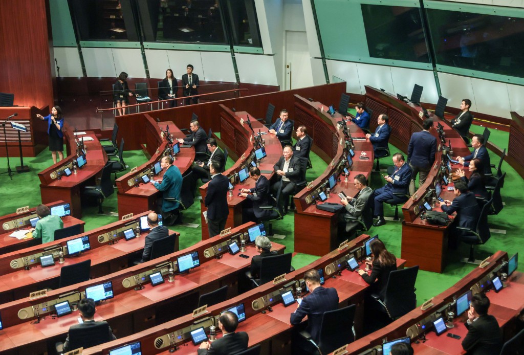 兩位議會核心人物對壘，為保陣營團結，據聞設有兩大原則。資料圖片