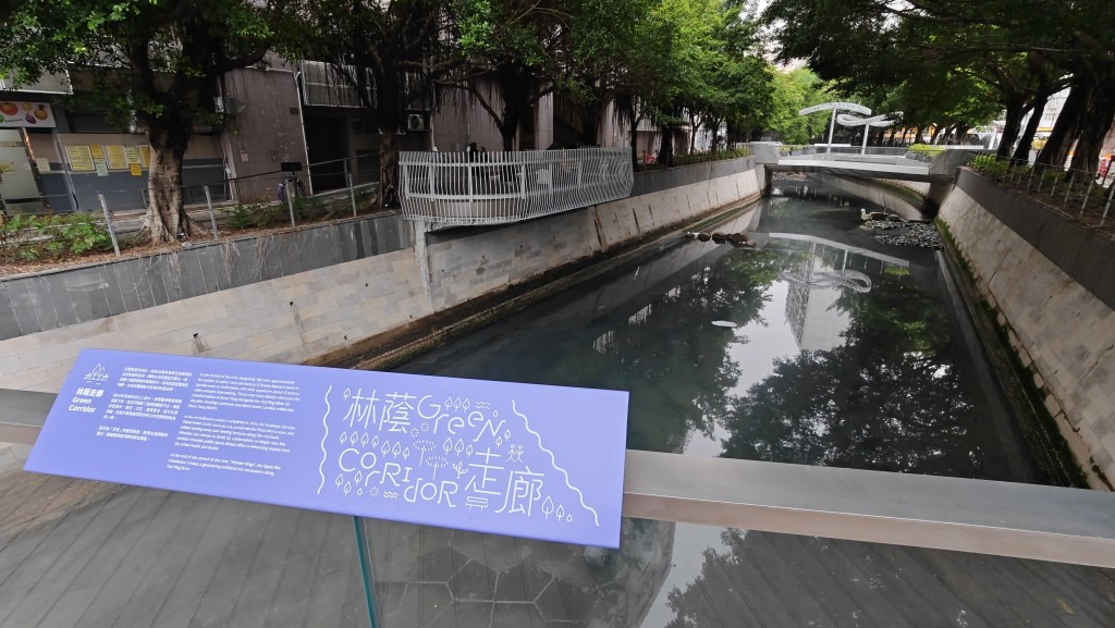 記者下午4時到場了解,發現大量泡沬已消失不見。黃文威攝 記者下午4時到場了解,發現大量泡沬已消失不見。黃文威攝
