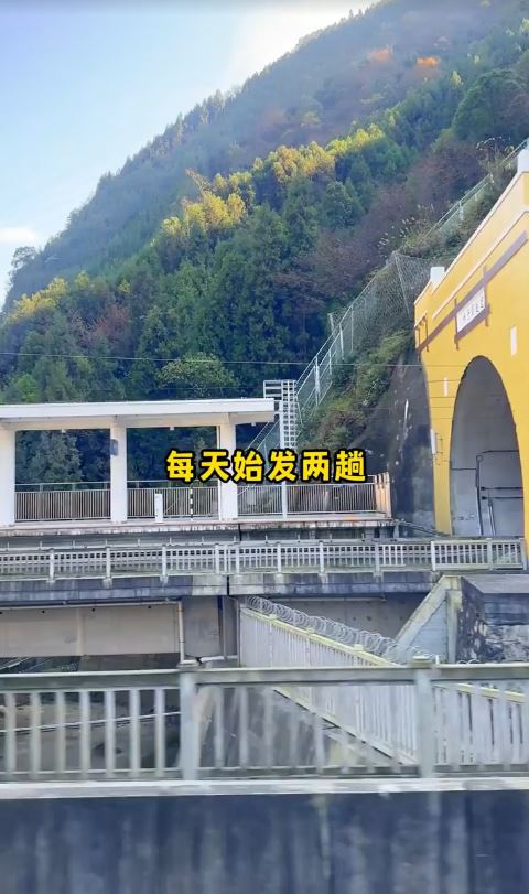 九寨溝高鐵從成都出發至鎮江關站每天有2班