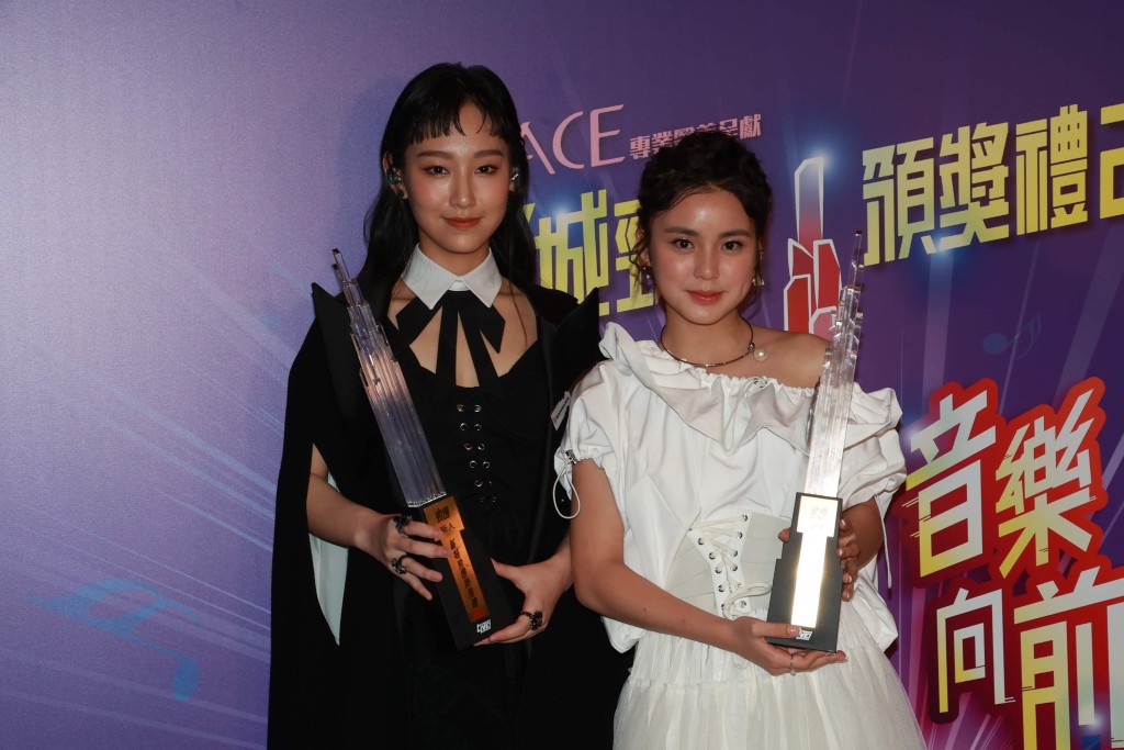 炎明熹已經拎咗好幾個新人獎。