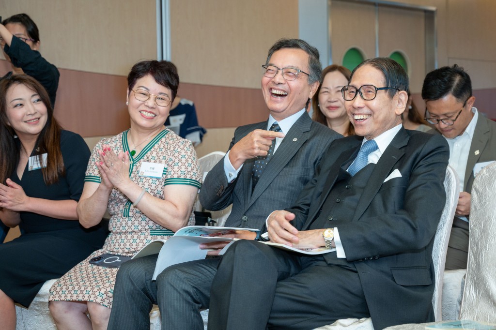 左起：香港安老服務協會前主席李輝、行政會議成員林正財、安老事務委員會前主席梁智鴻。