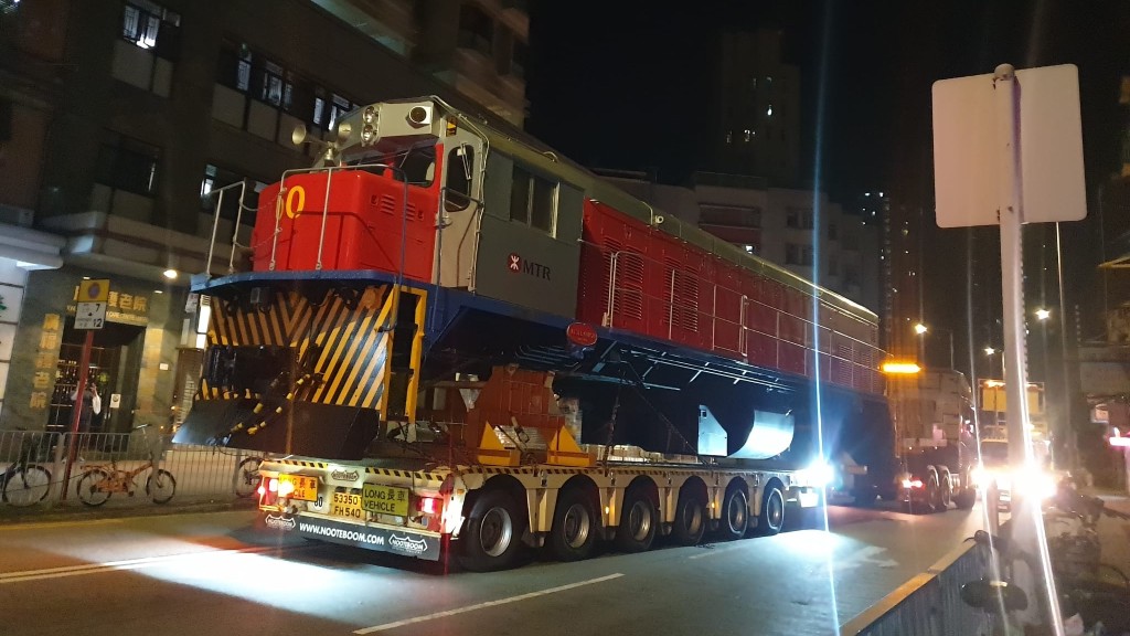 港鐵60號舊式柴油機車移入鐵路博物館。