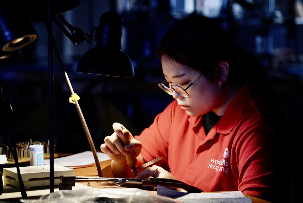 学生利用软件简化学习过程。