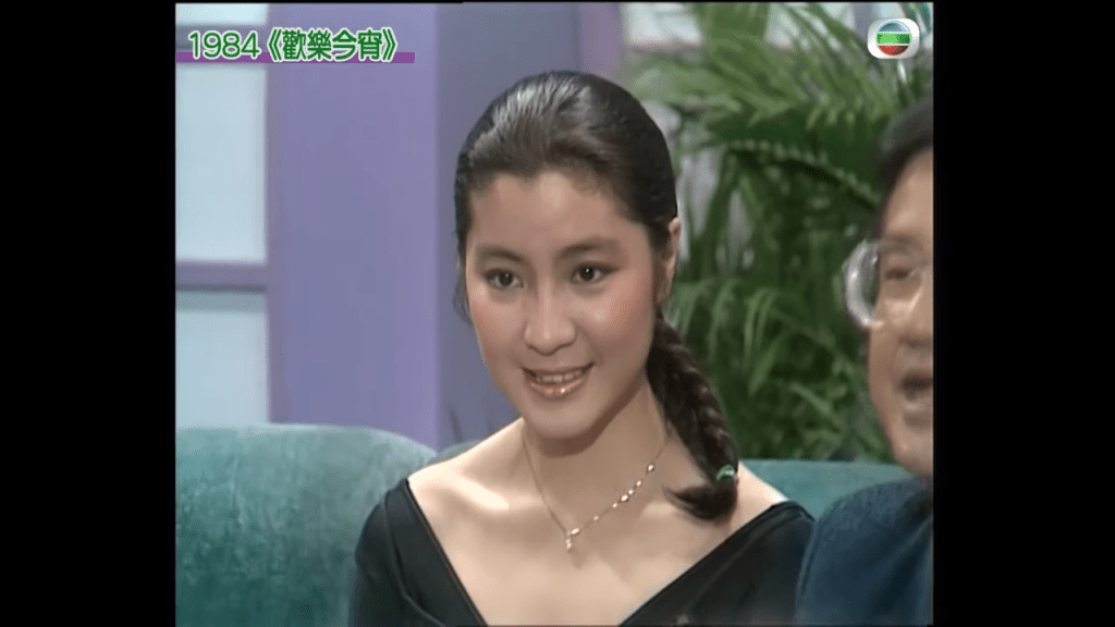 楊紫瓊參加「馬來西亞小姐」選美競賽並奪得冠軍寶座，及後到TVB受訪。