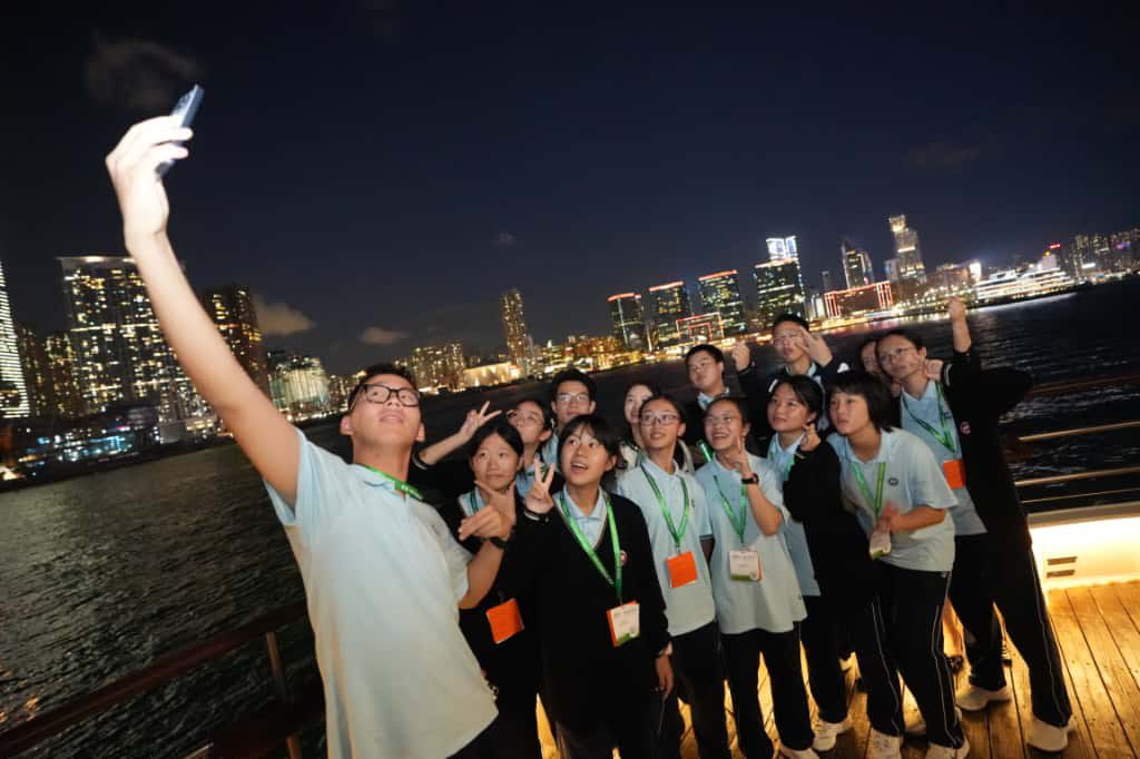民青局在論壇結束後安排維港觀光遊船。民青局FB圖片