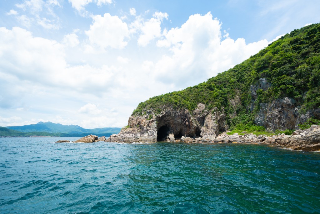 探索火山岩地貌奧秘。 探索火山岩地貌奧秘。 