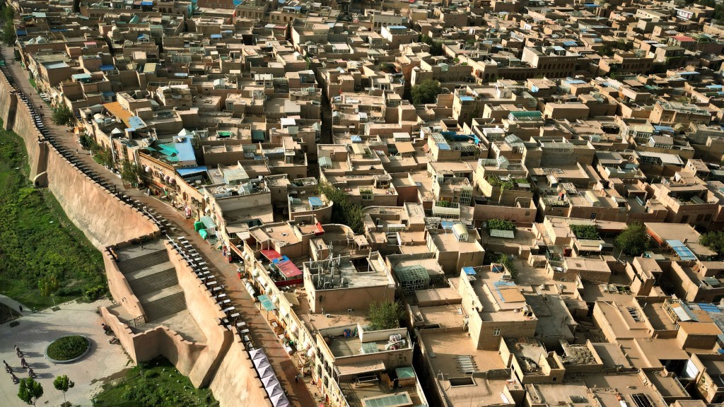 无人机拍摄的新疆喀什古城。 新华社