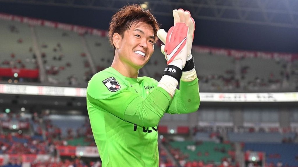 紅鑽門將西川周作保養得宜，面容比實際年齡更輕。