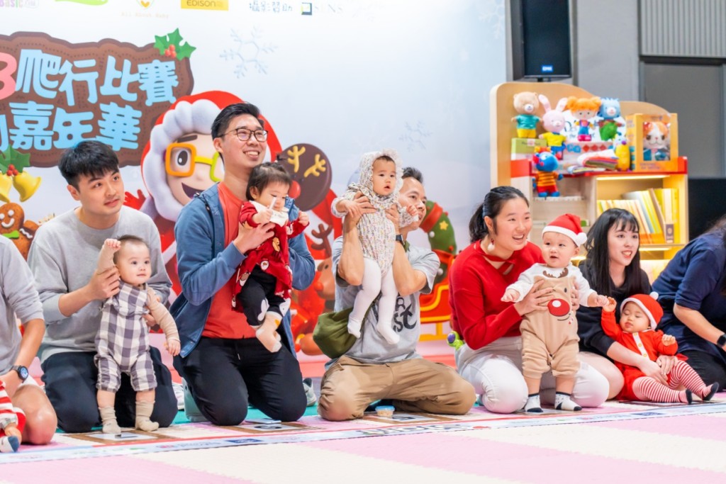 第十屆「兒童書展」將會舉行聖誕特別場「超級BB爬行及搬公仔大賽」。