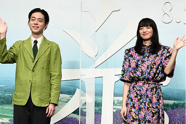 菅田將暉與小松菜奈已決定因疫情不舉行婚禮。