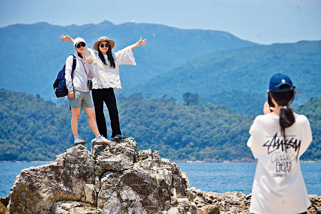 港府推動「四山」旅遊,涵蓋太平山、鳳凰山、西貢海及大帽山。