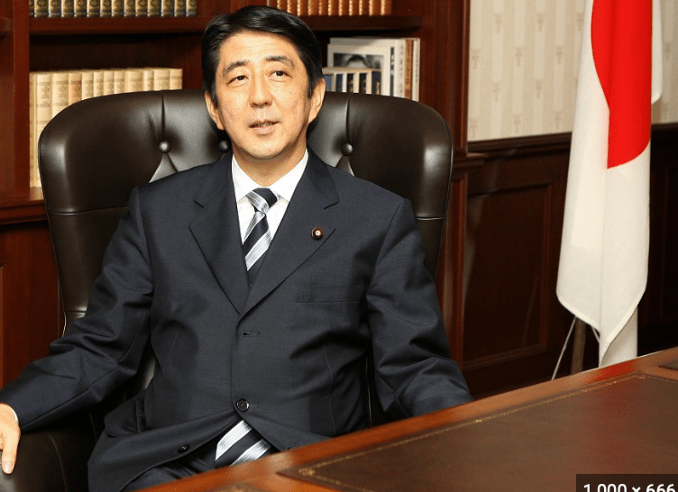 安倍是日本史上任期最长的首相。