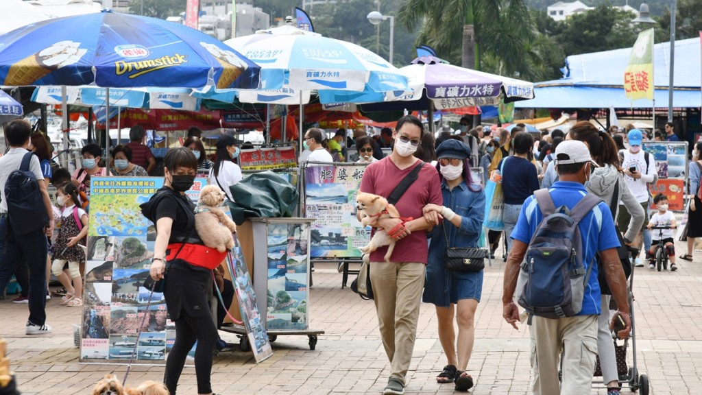 姚柏良認為「團進團出」能吸引約30萬人次已屬「偷笑」。資料圖片