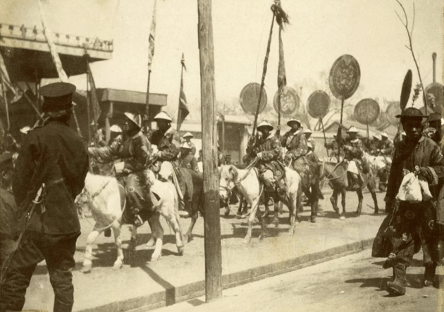 光緒帝的棺木和抬棺隊伍。縱觀清史 光緒帝的棺木和抬棺隊伍。縱觀清史