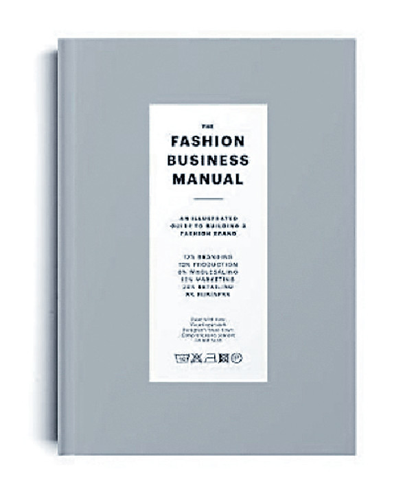 ﻿2. 《The Fashion Business Menu》
　　同樣是Fashionary出品的工具書，這一本講及的是時裝行業的運作，包括如何建立品牌、生產線、質量控制、甚至品牌營銷。其實坊間有很多這類型的書本，但是文字很多，對於我們這些設計師來說，真的非常沉悶。
　　而這本《The Fashion Business Menu》出眾之處，是它將很多複雜的程序以流程圖及表格列出，多圖小字，方便易明，對於很多想建立自己品牌，或剛剛創業的設計師們，絕對是一本入門秘笈！