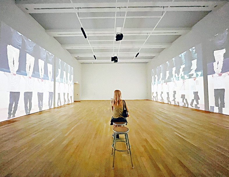 布魯斯．瑙曼作品《對立式平衡研究，一至七（三、四、五、六、七）》（2015 /2016年）。