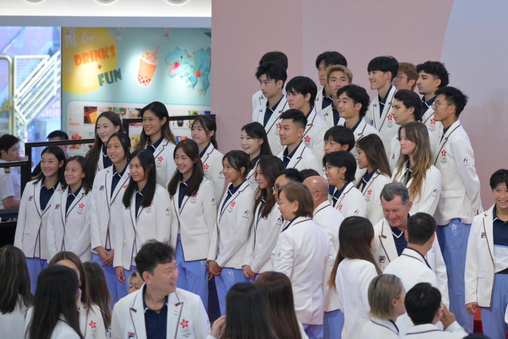 第20届亚洲运动会中国香港代表团授旗典礼。苏正谦摄