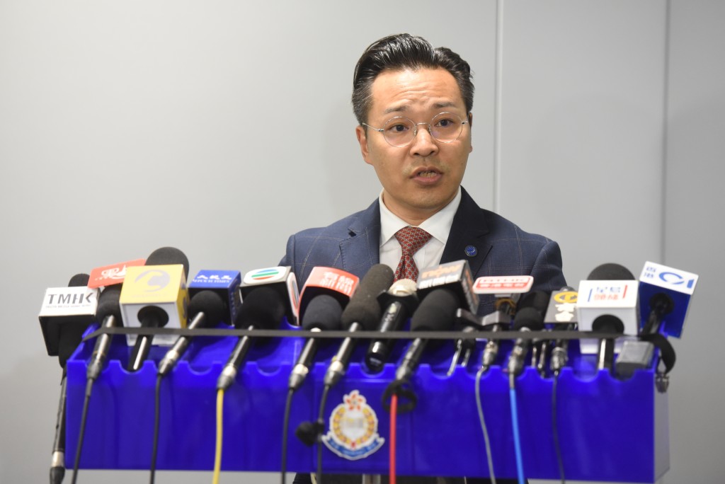 網罪科（科技罪案組）警司譚威信表示，4名被捕男子涉盜用官員、議員、藝人及去世人士的個人資料申請取消器官捐贈。