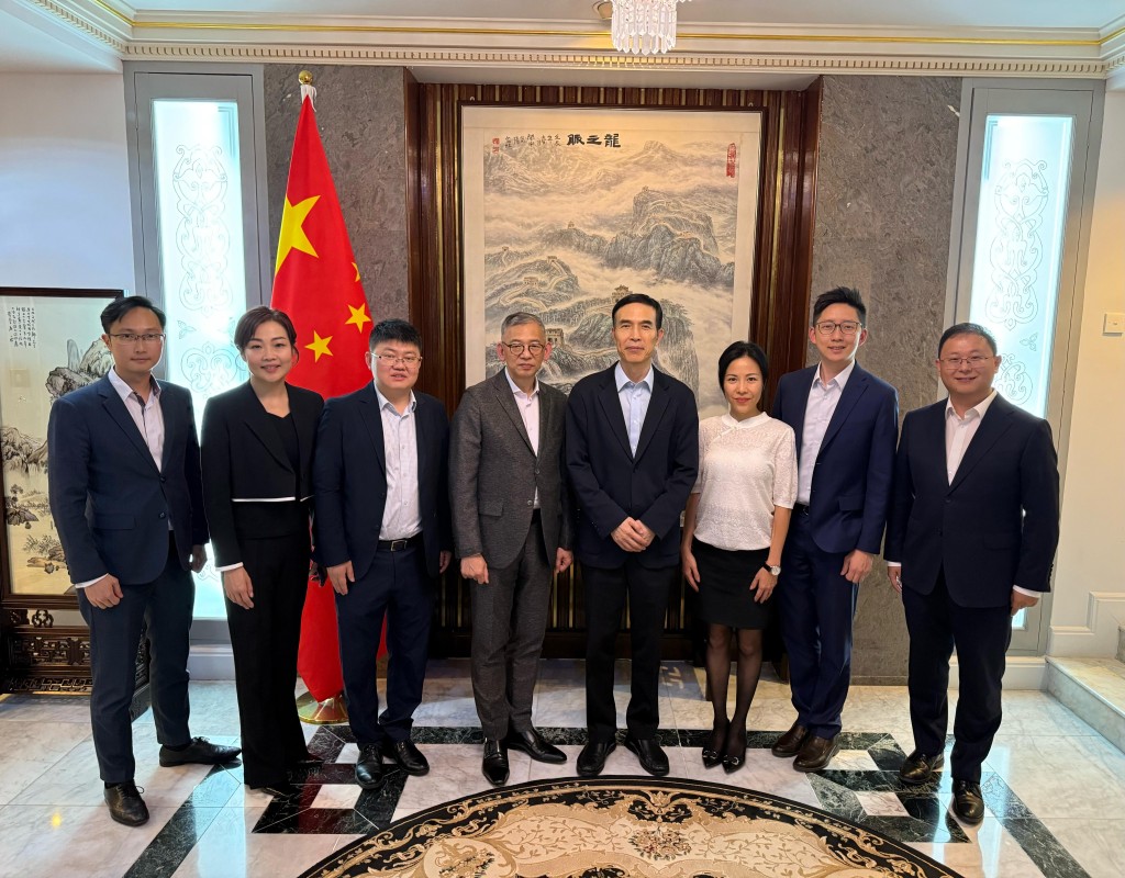 廉署代表團拜訪中國駐文萊特命全權大使肖建國(右四)。 廉署代表團拜訪中國駐文萊特命全權大使肖建國(右四)。