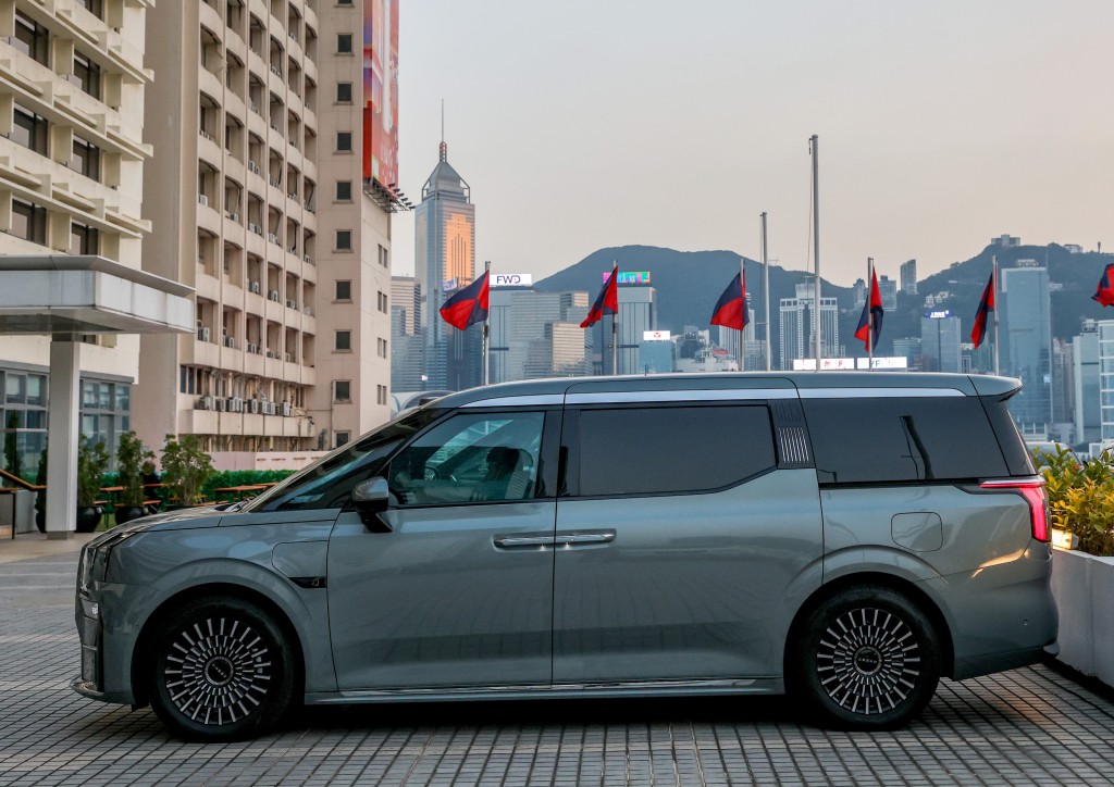 署方表示「粵車南下」旅客消費力較高，為本港旅遊、零售及餐飲等行業帶來機遇。