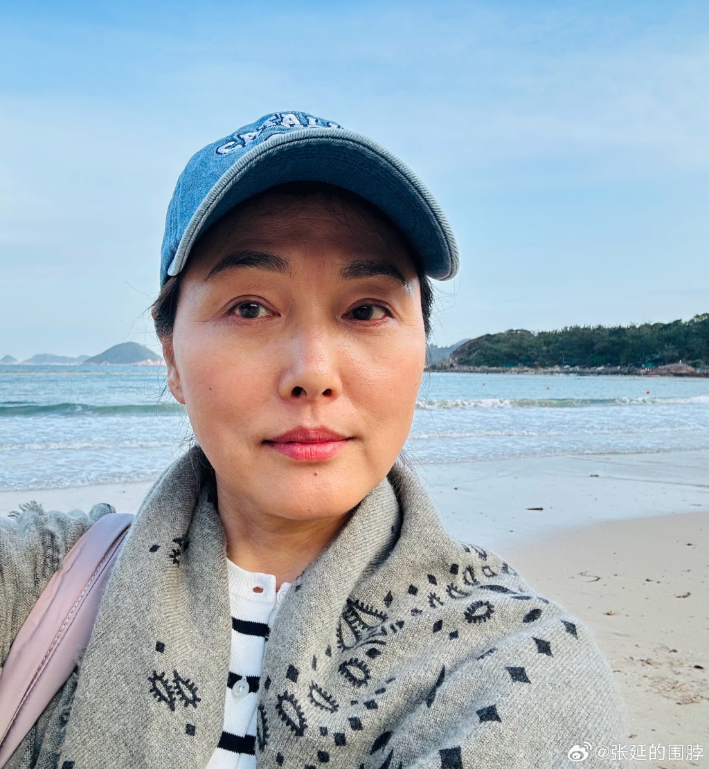 兩人因共同主持旅遊節目《繞著神州走》而相識。 兩人因共同主持旅遊節目《繞著神州走》而相識。