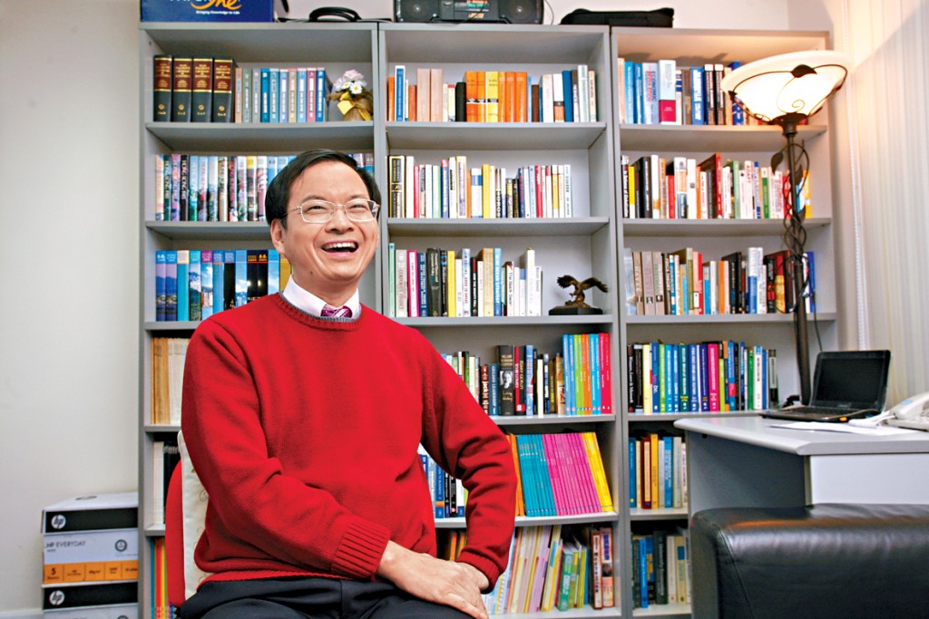 林本利主張，在大市較低迷時分注低吸；至股市重上較高水平時沽貨，務求整體回報每年達10%。