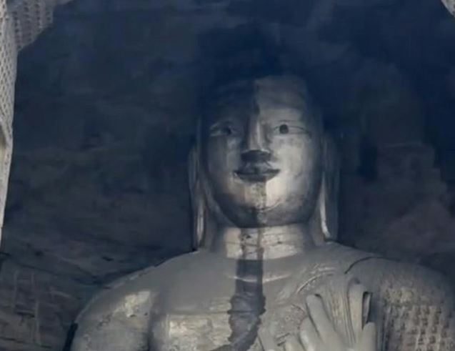 圖為雲岡石窟第18窟內的大佛。極目新聞