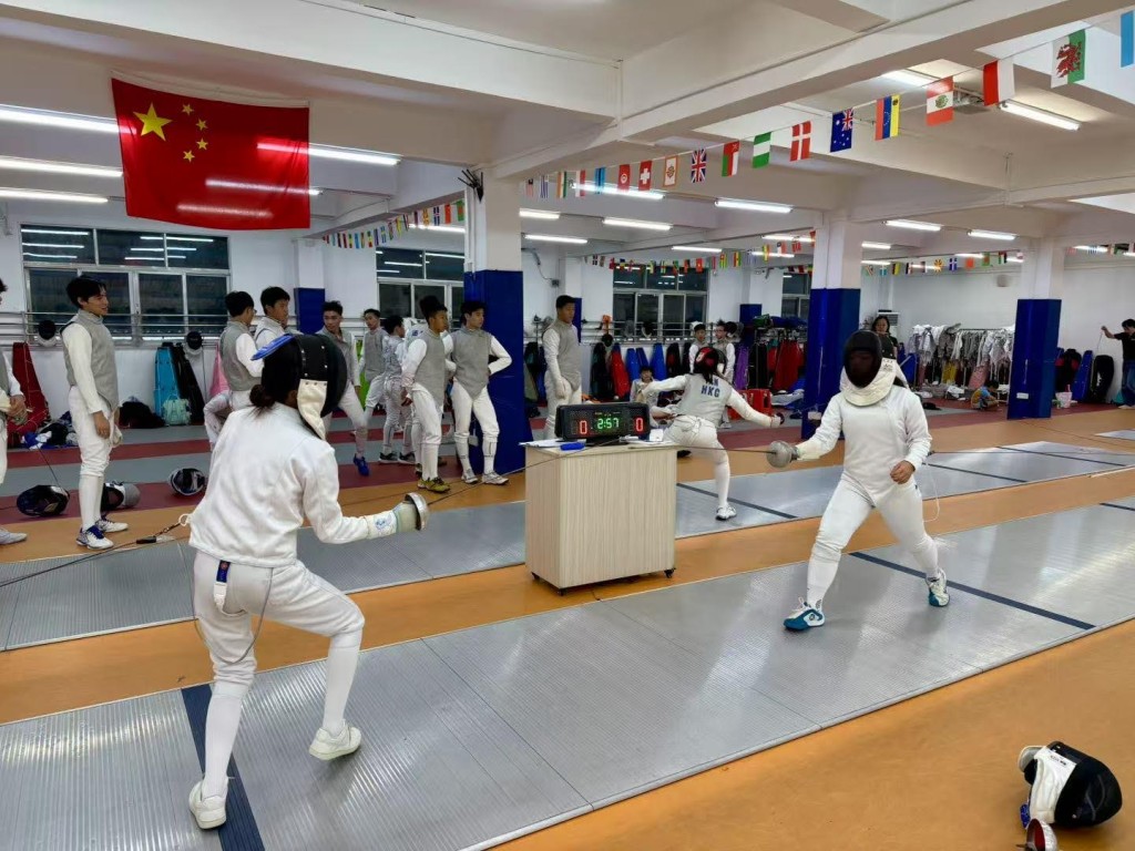 中山劍擊交流團。（學校提供）