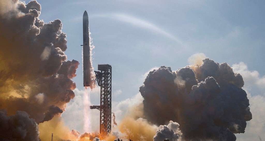 马斯克旗下公司SpaceX拟集资750亿美元，估值达1.75万亿美元。 路透社