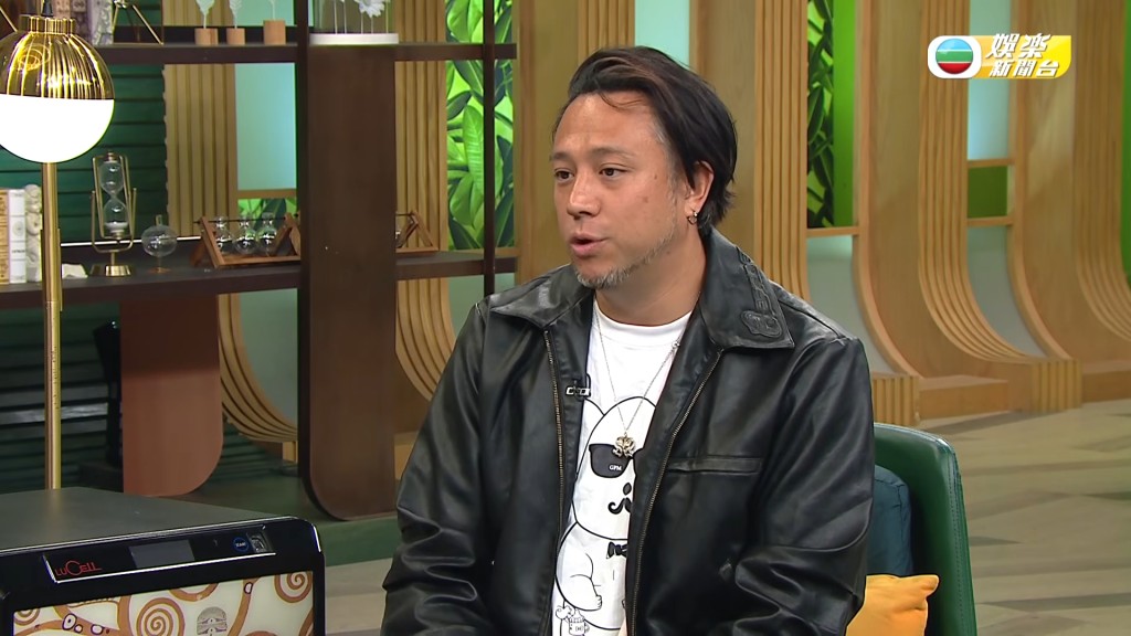 張致恒在專訪中神情落寞凝重,親口剖白照顧患有自閉症次子的家庭辛酸。(影片截圖:《流行都市》) 張致恒在專訪中神情落寞凝重,親口剖白照顧患有自閉症次子的家庭辛酸。(影片截圖:《流行都市》)