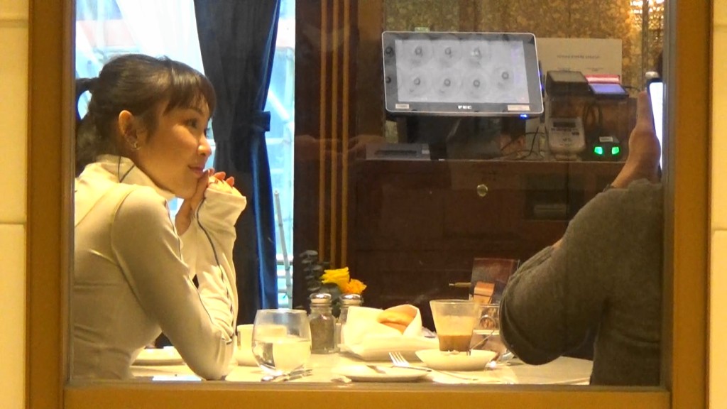 Annissa情深望住Philip「演講」！