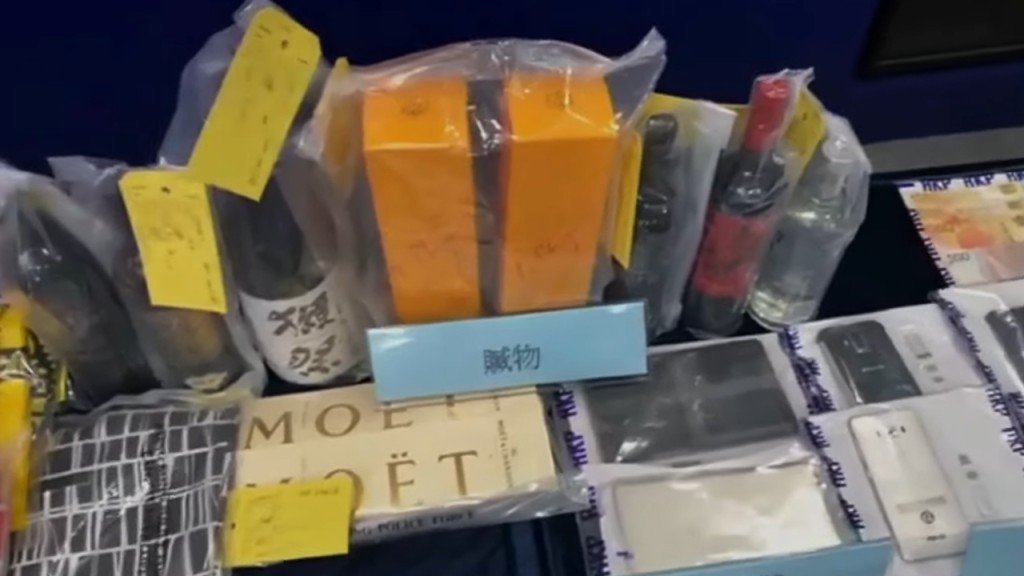 案中被盜的各款酒類。警方圖片