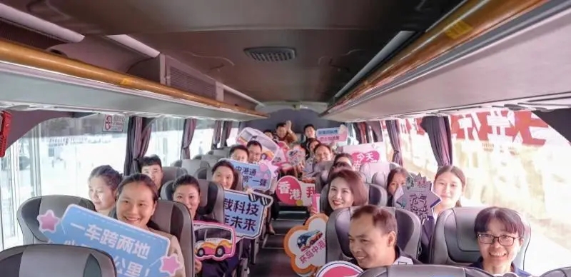 寶安懷德開通跨境巴士。 南方都市報