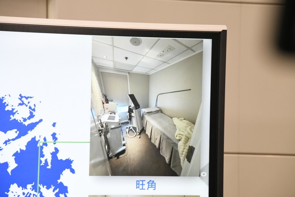 海關於3間美容院檢獲3部懷疑冒牌美容及瘦身儀器,並拘捕4人。楊偉亨攝 海關於3間美容院檢獲3部懷疑冒牌美容及瘦身儀器,並拘捕4人。楊偉亨攝
