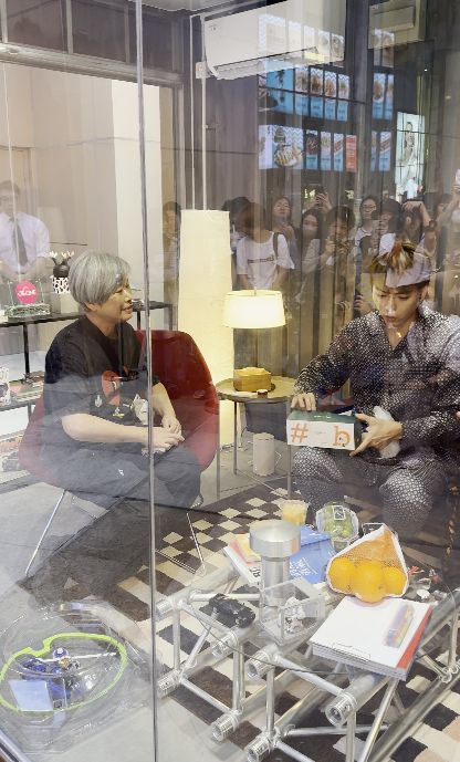 「3爸3媽」特意帶同阿仔最心愛的生果探班。
